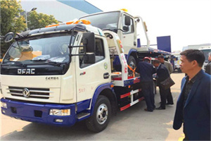 谷城汽车道路救援拖车价格